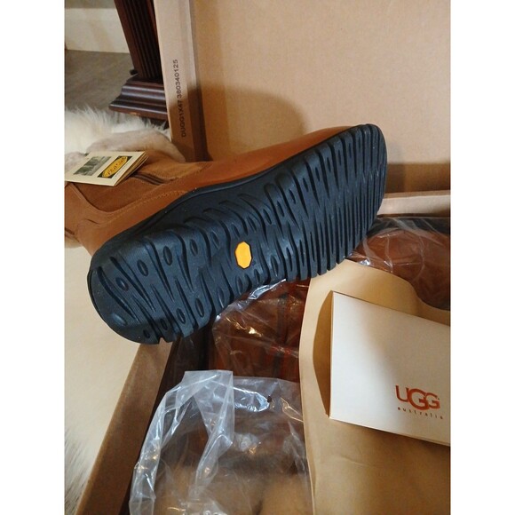 NWT UGG AUSTRALIA Women's Size 8 BANDON MARSH Chestnut Leather and Suede Boots - Picture 15 of 16